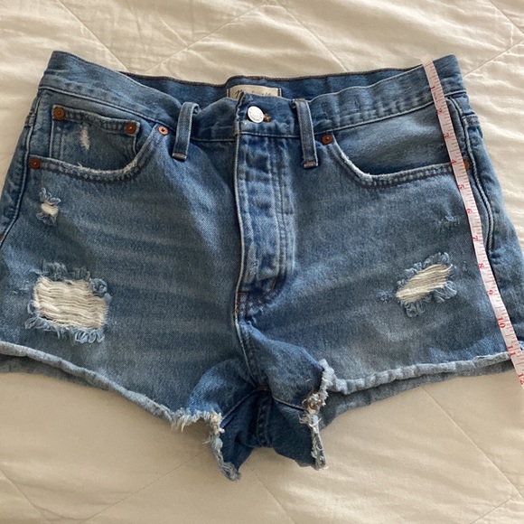 Madewell relaxed fit denim shorts size 28 (runs a little big-see measurements) - Picture 6 of 6